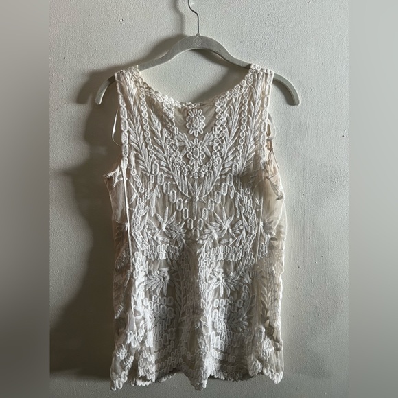 Laundry by Shelli Secal Lace Embroidered Sleeveless Top - Picture 2 of 4